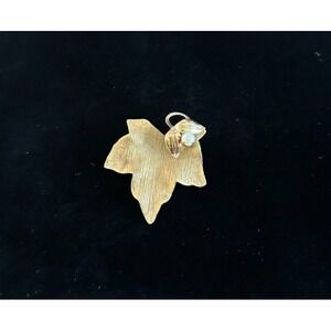 Vintage Winard 12k GF Leaf Wreath Brooch Pin w. Faux Pearl‎ Accents Gold Filled